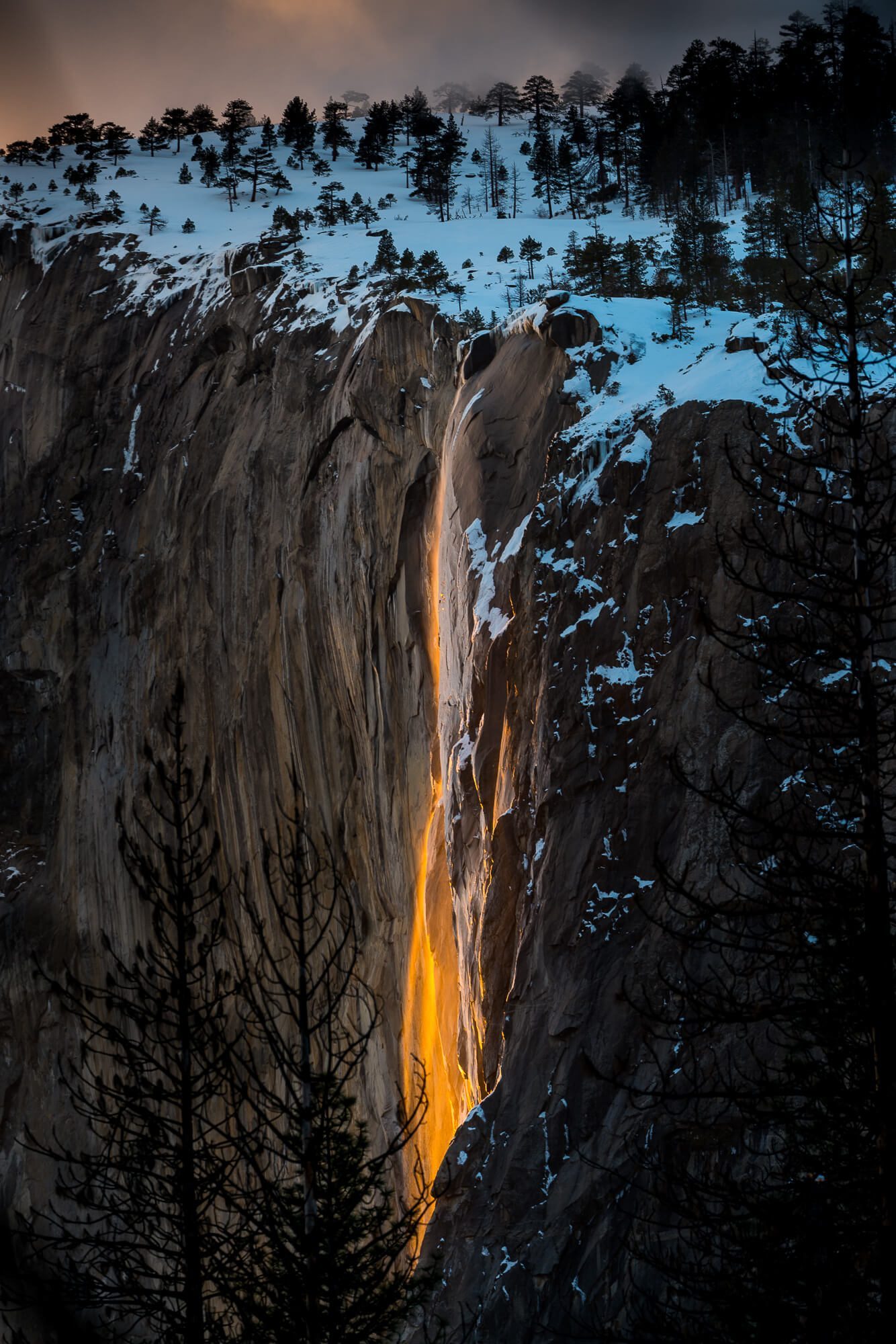 the firefall at horsetail falls in yosemite national park | photo by jake landon schwartz